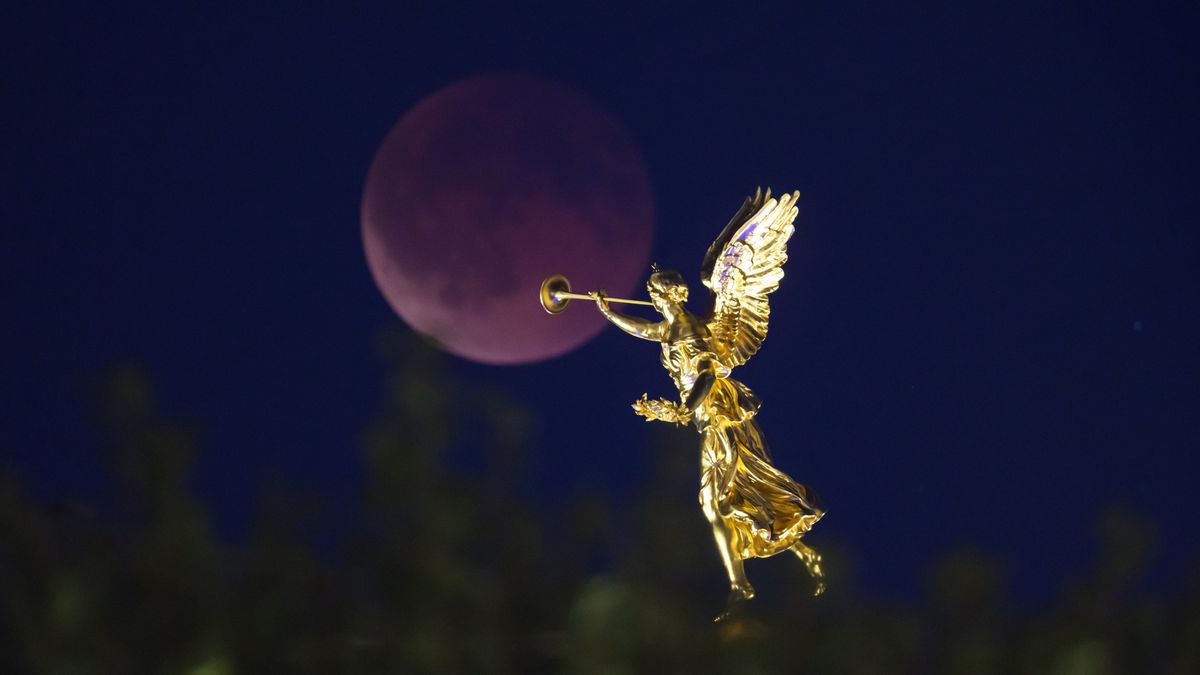 FOTO: Zatmění měsíce ohromilo svět, v Americe měli smůlu